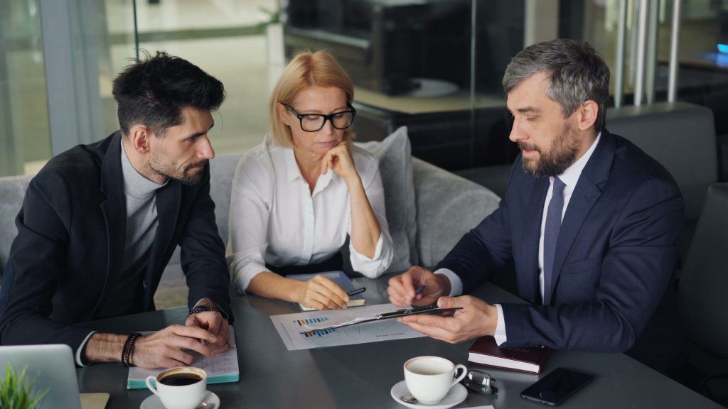 Family meeting with a Florida Probate attorney to discuss Formal and Summary Administration